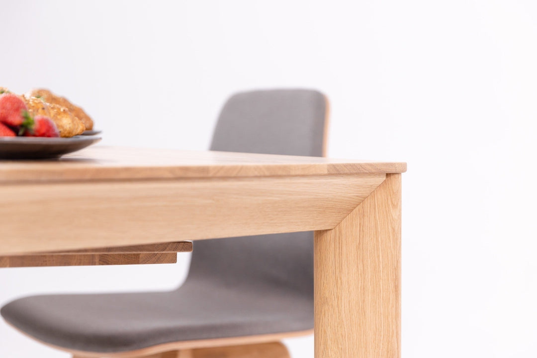 Table de salle à manger fixe en bois massif DITA | KARPIS