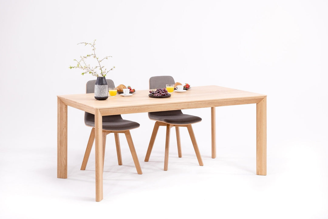 Table de salle à manger fixe en bois massif DITA | KARPIS