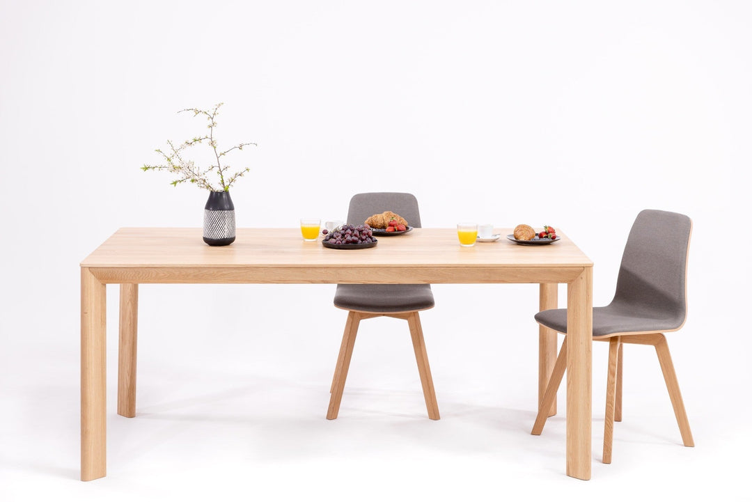 Table de salle à manger fixe en bois massif DITA | KARPIS