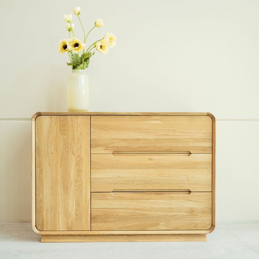 VESKOR Commode en chêne massif de la collection Alina meubles nordiques modernes
