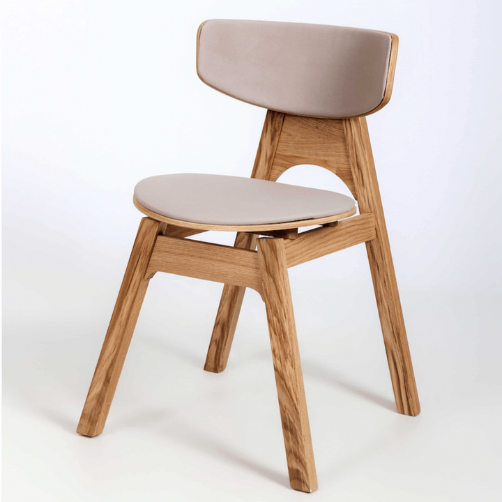 VESKOR Chaise rembourrée en chêne massif de la collection Frida Meubles nordiques au design moderne Mobel.Store