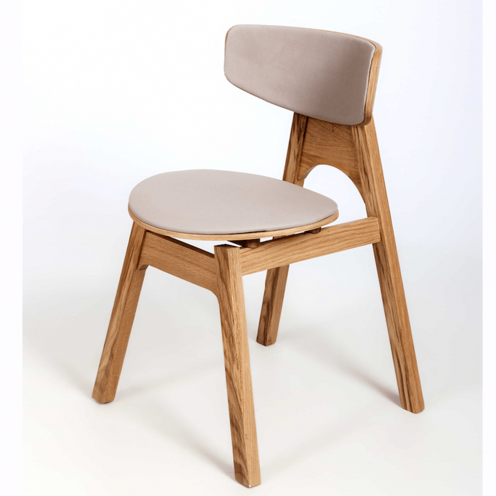 VESKOR Chaise rembourrée en chêne massif de la collection Frida Meubles nordiques au design moderne Mobel.Store