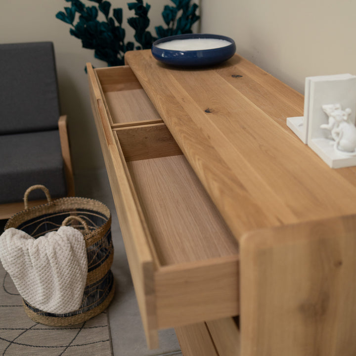 Commode en bois massif veskor 4.2