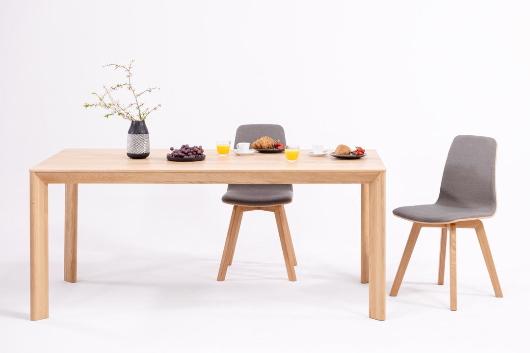 Table de salle à manger à rallonge en bois massif DITA | KARPIS