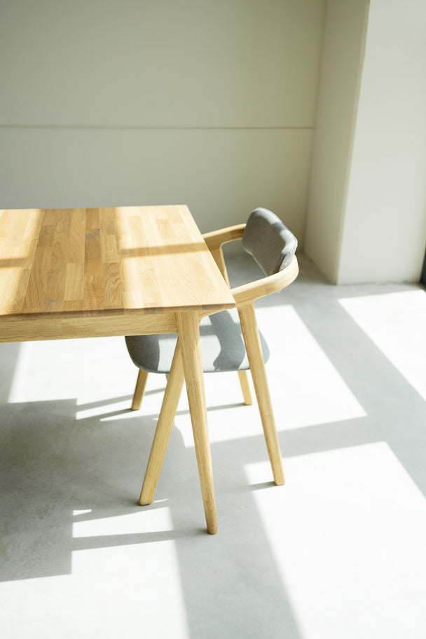 Trouvez la table de salle à manger parfaite pour votre maison Mobel.Store