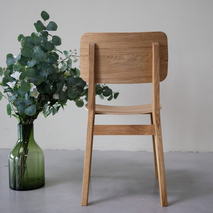 Lot de 2 ou 4 chaises de salle à manger en bois de chêne KODAMA | VESKOR