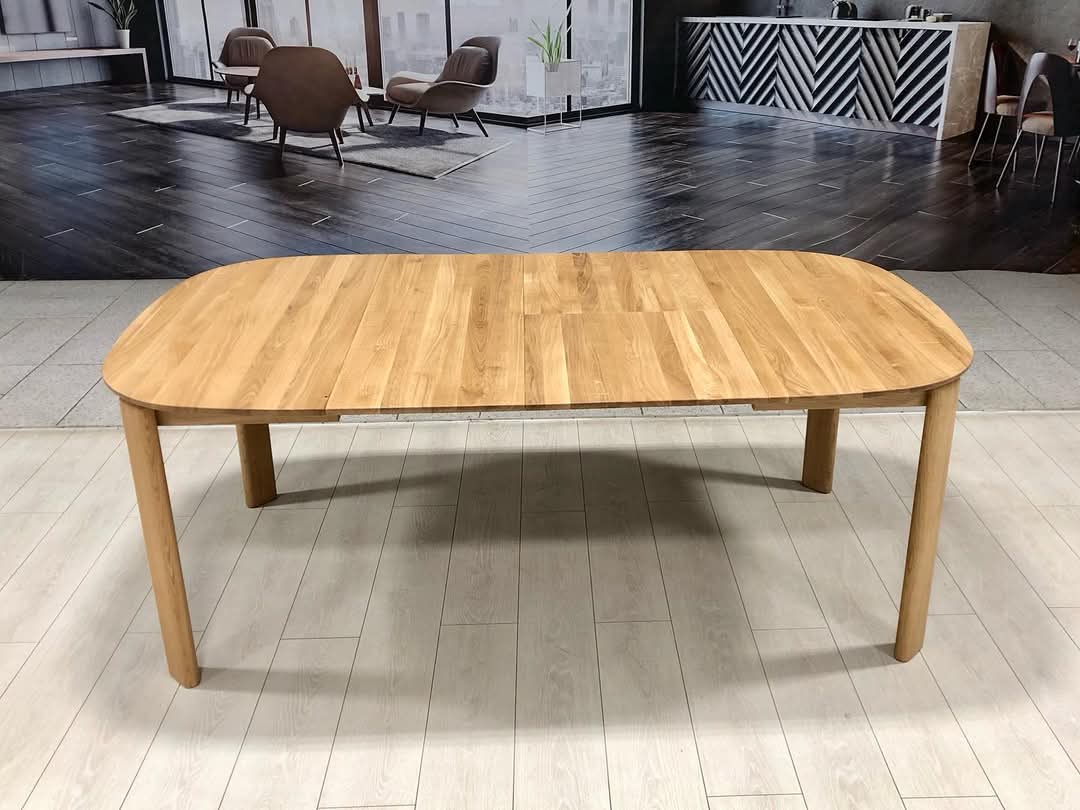 Table de salle à manger ronde à rallonge en chêne massif Victoria | VESKOR