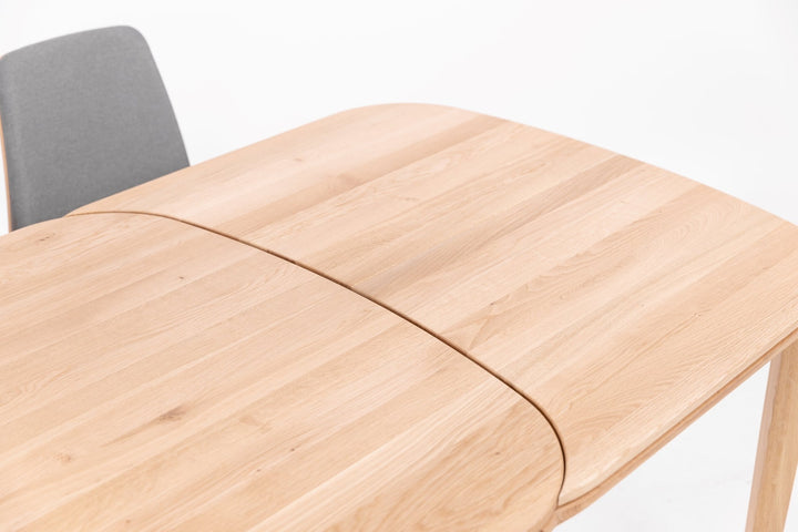 Table de salle à manger à rallonge en bois massif hêtre ou chêne IKONA | KARPIS