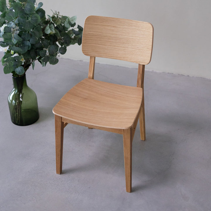Lot de 2 ou 4 chaises de salle à manger en bois de chêne KODAMA | VESKOR