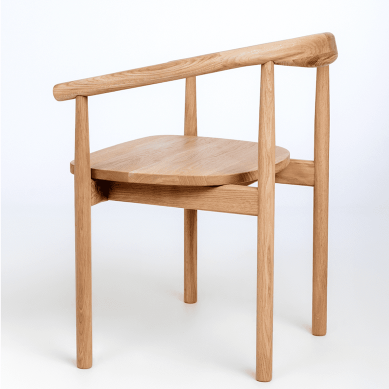 VESKOR Chaise en chêne massif tapissée de la collection Lea Meubles nordiques au design moderne Mobel.Store