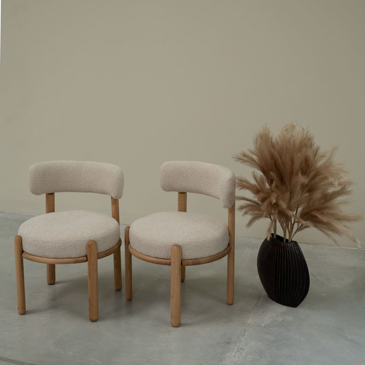 VESKOR Chaise en chêne massif tapissée de la collection Lova Meubles nordiques au design moderne Mobel.Store