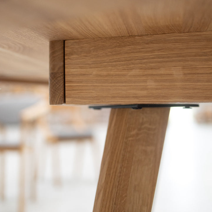 VESKOR Table de salle à manger ronde à rallonge en chêne massif LEA