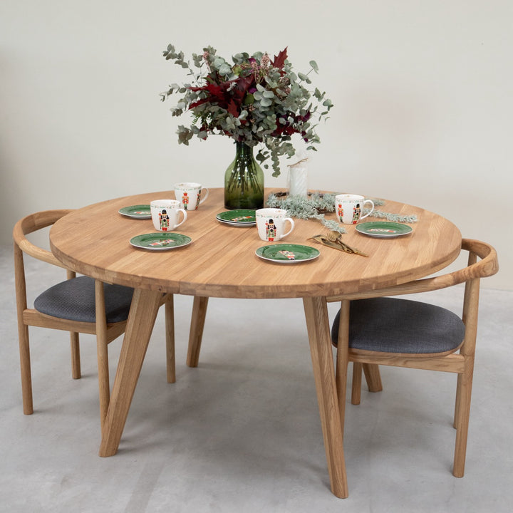 VESKOR Table de salle à manger ronde à rallonge en chêne massif LEA