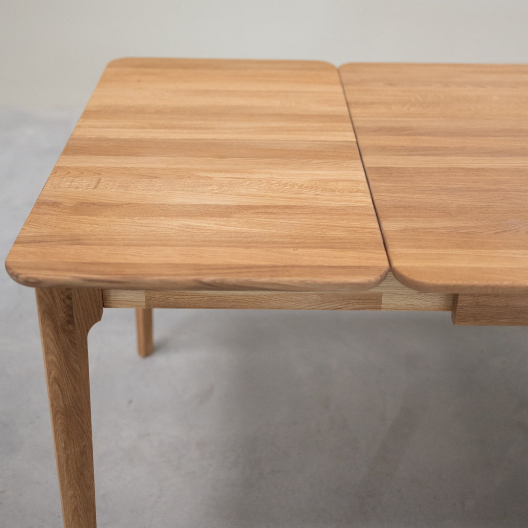 VESKOR Table de salle à manger à rallonge en chêne massif ASTRID
