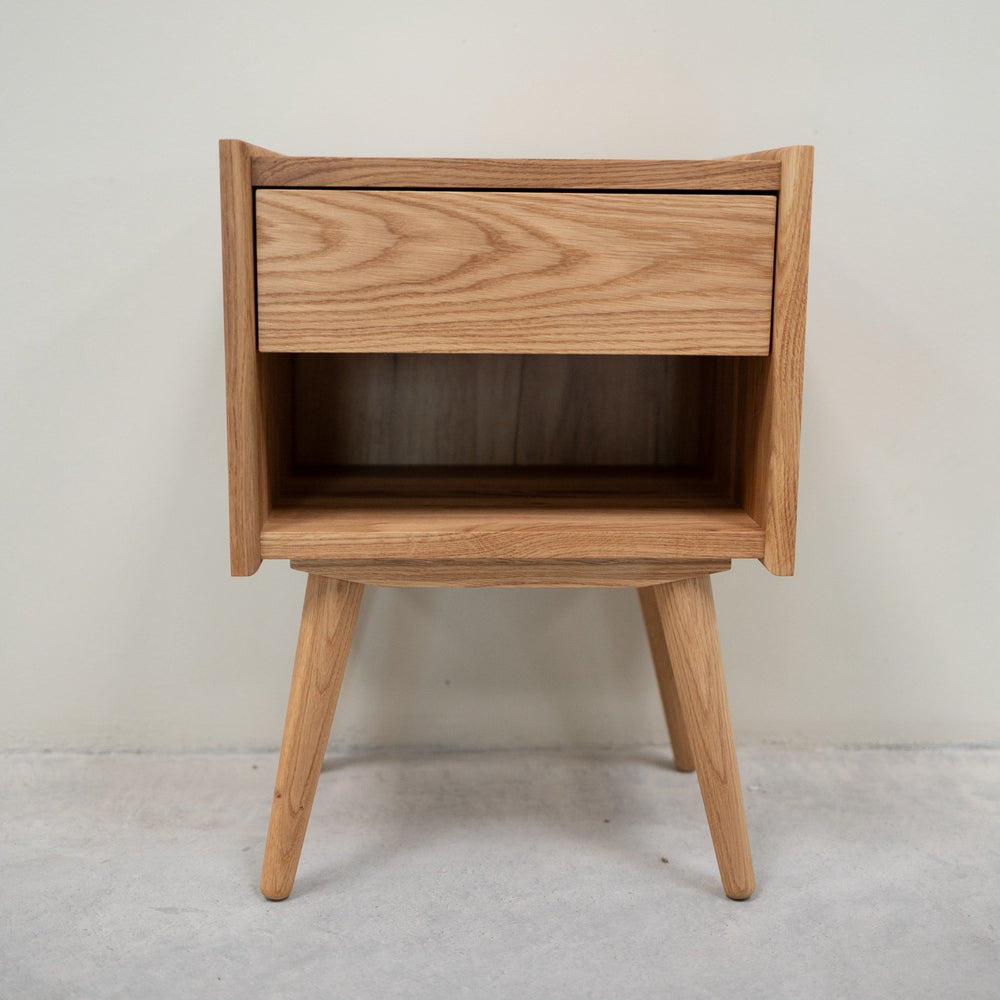VESKOR Table de chevet en bois massif chêne MALMO