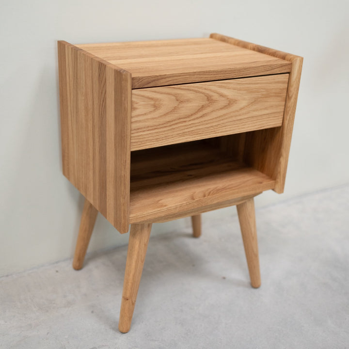 VESKOR Table de chevet en bois massif chêne MALMO