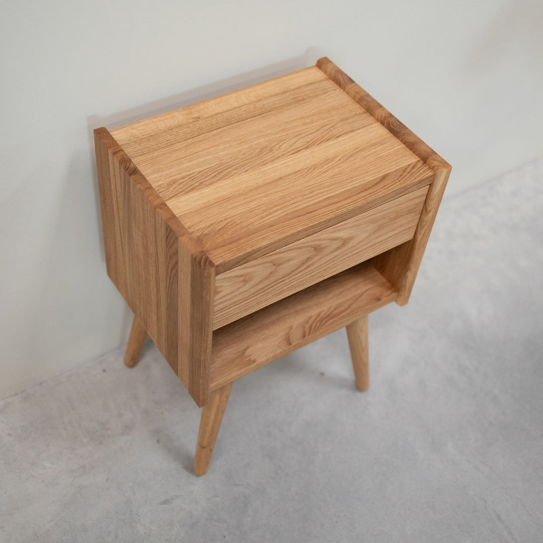 VESKOR Table de chevet en bois massif chêne MALMO