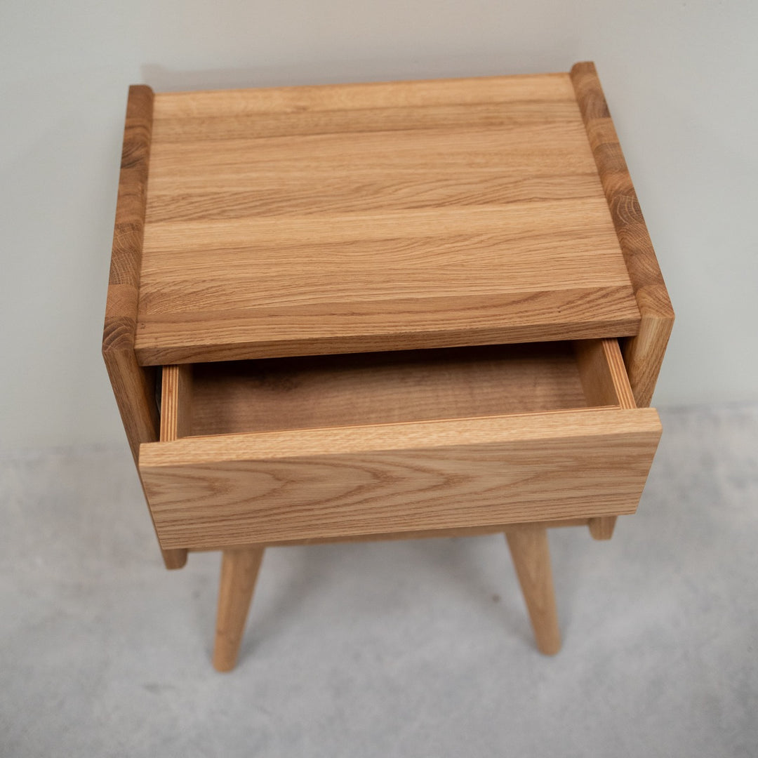 VESKOR Table de chevet en bois massif chêne MALMO