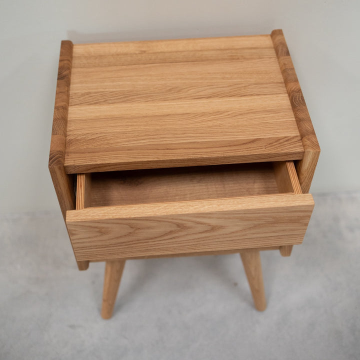 VESKOR Table de chevet en bois massif chêne MALMO
