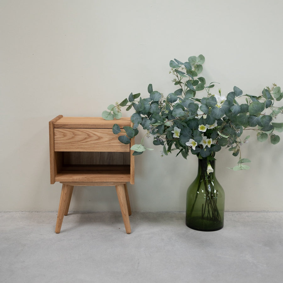 VESKOR Table de chevet en bois massif chêne MALMO