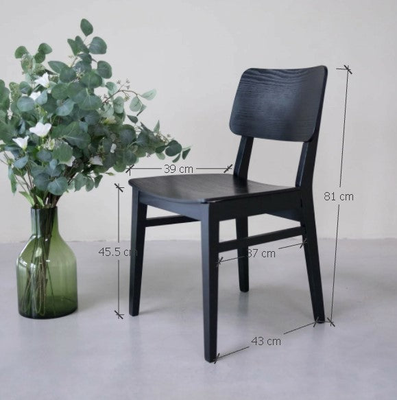 VESKOR Lot de chaises de salle à manger en chêne massif noir de la collection Dania Meubles nordiques au design moderne Mobel.Store