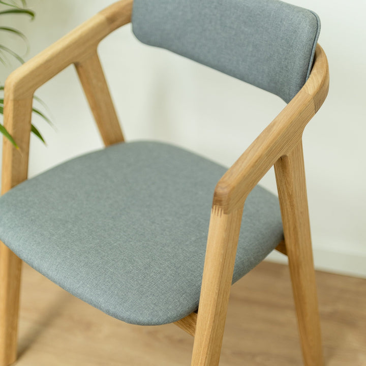 Lot de 2 ou 4 chaises de salle à manger rembourrées en chêne massif Soho | VESKOR
