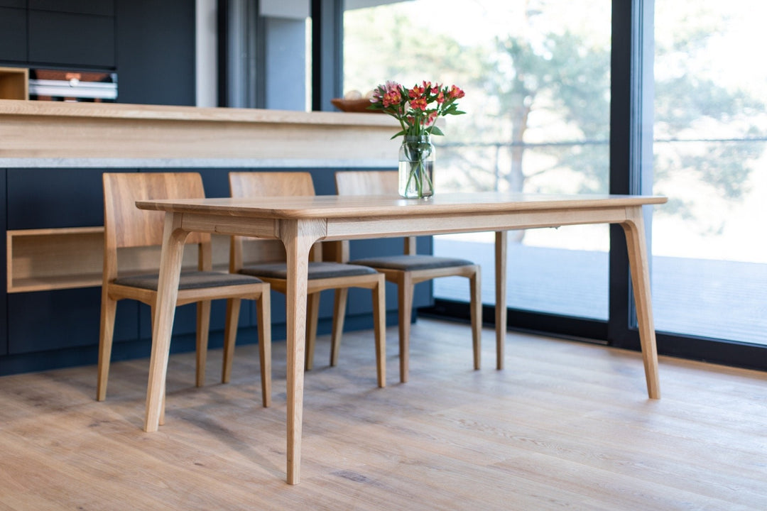 Table de salle à manger fixe en bois massif TOKIO | KARPIS