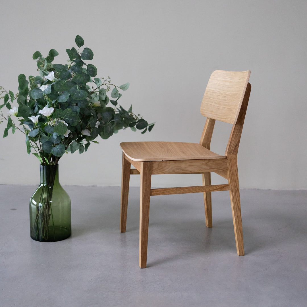 Lot de 2 ou 4 chaises de salle à manger en bois de chêne KODAMA | VESKOR