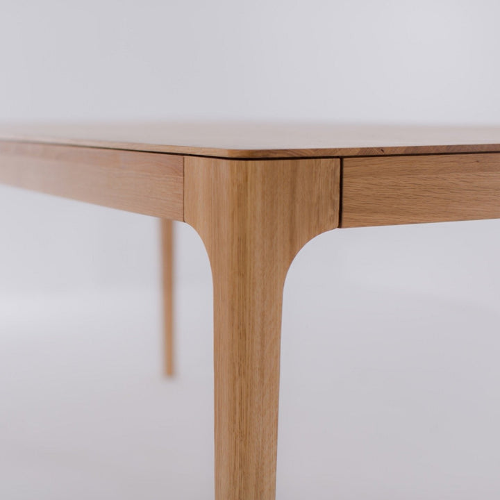 Table de salle à manger en chêne massif et hêtre durable karpis mobel.store